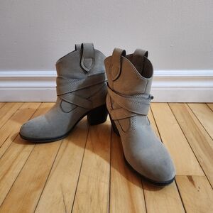 Size US 6.5-EU 37 Rocket Dog Women's Sayla Vintage Worn Western Boots